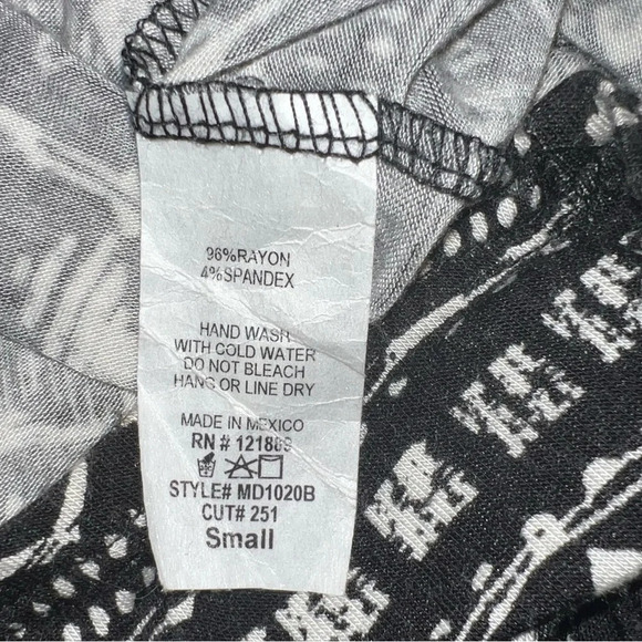 R2d, S, adjustable, sleeveless embroidered tier, black w/geometric design maxi - Picture 7 of 9